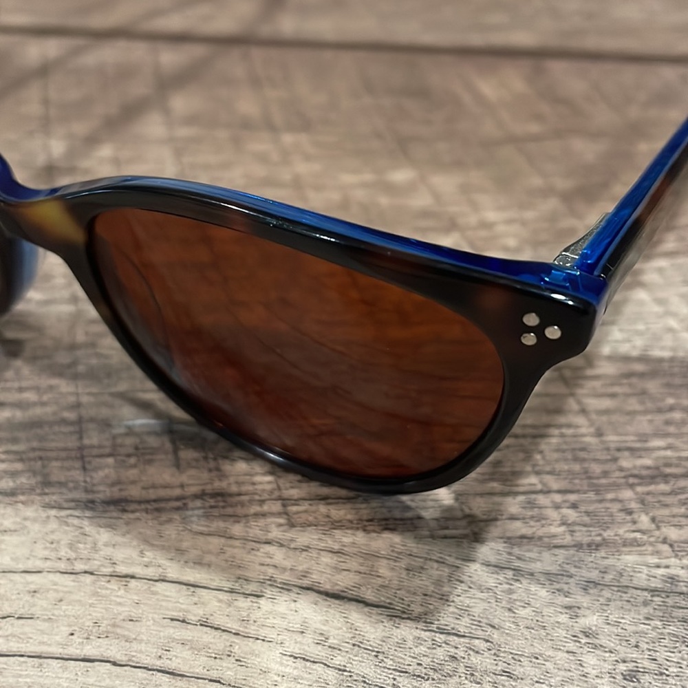 Sunglasses - Picture 4 of 8